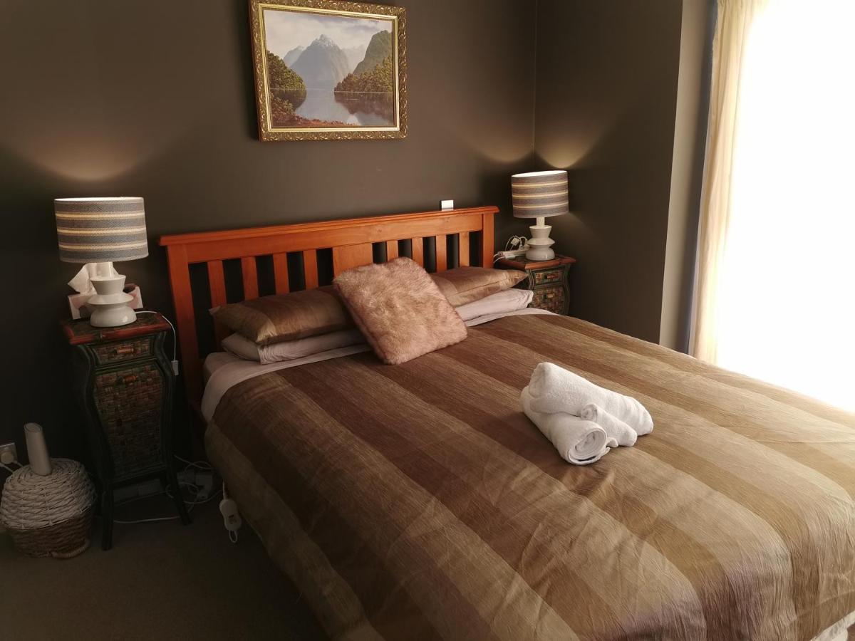 Lake Taupo Holiday Home Экстерьер фото