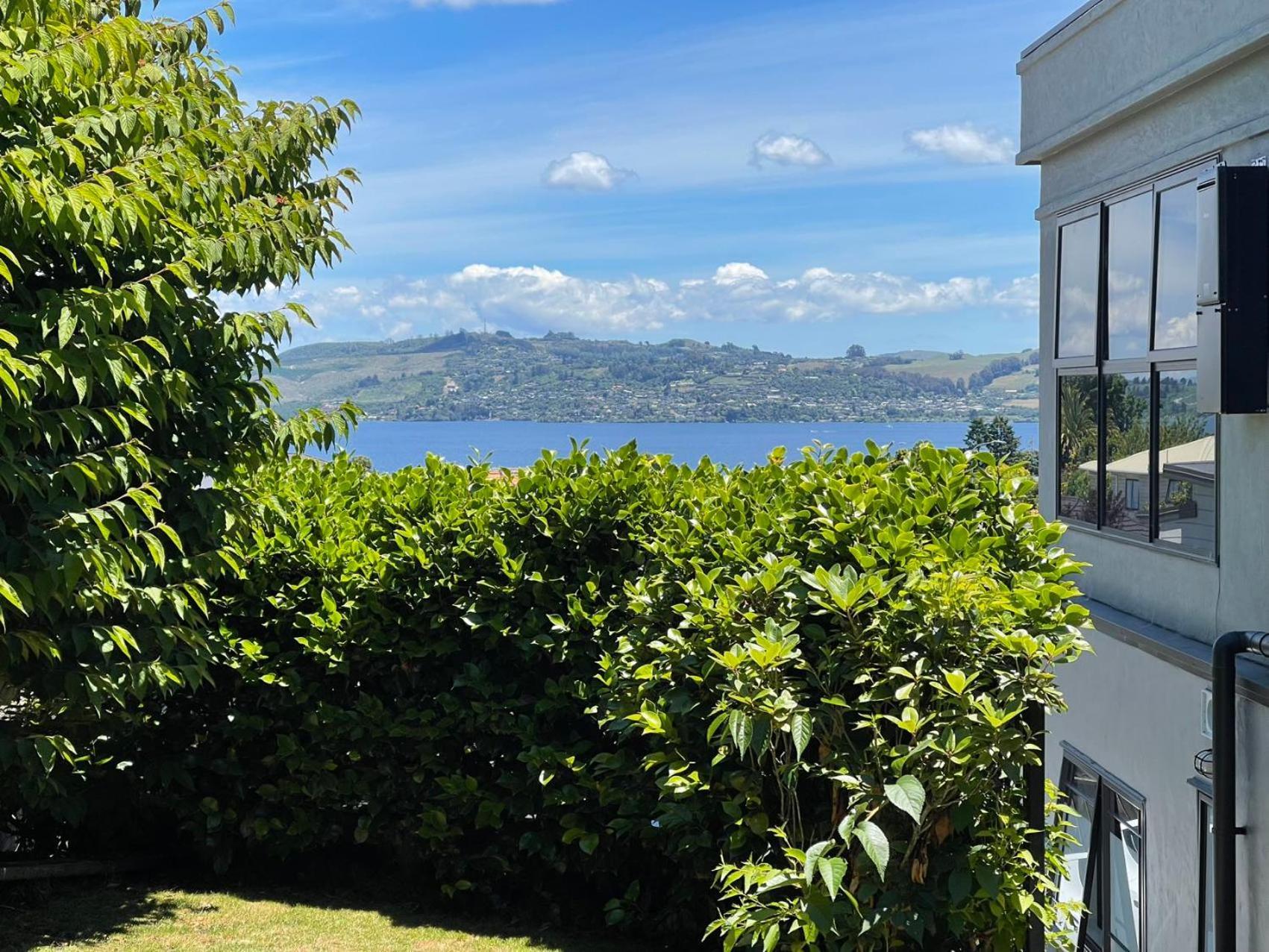 Lake Taupo Holiday Home Экстерьер фото