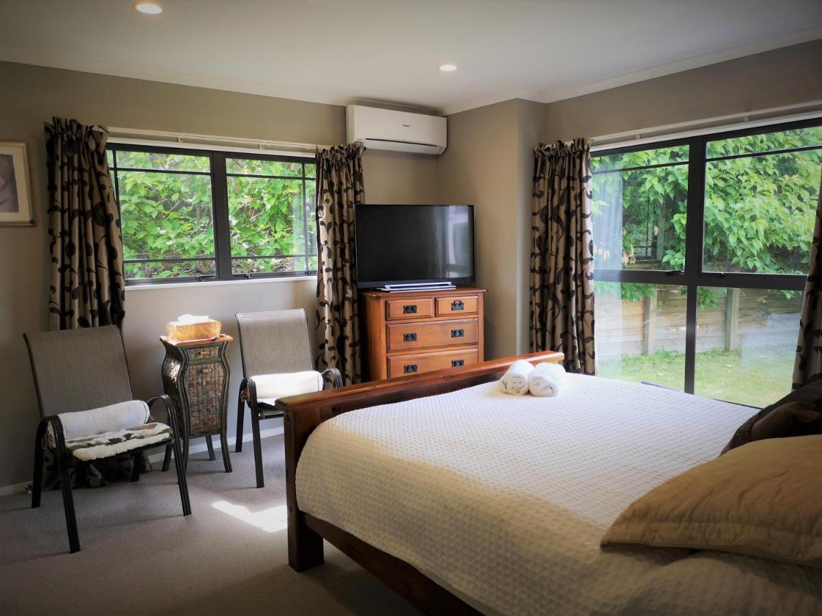 Lake Taupo Holiday Home Экстерьер фото