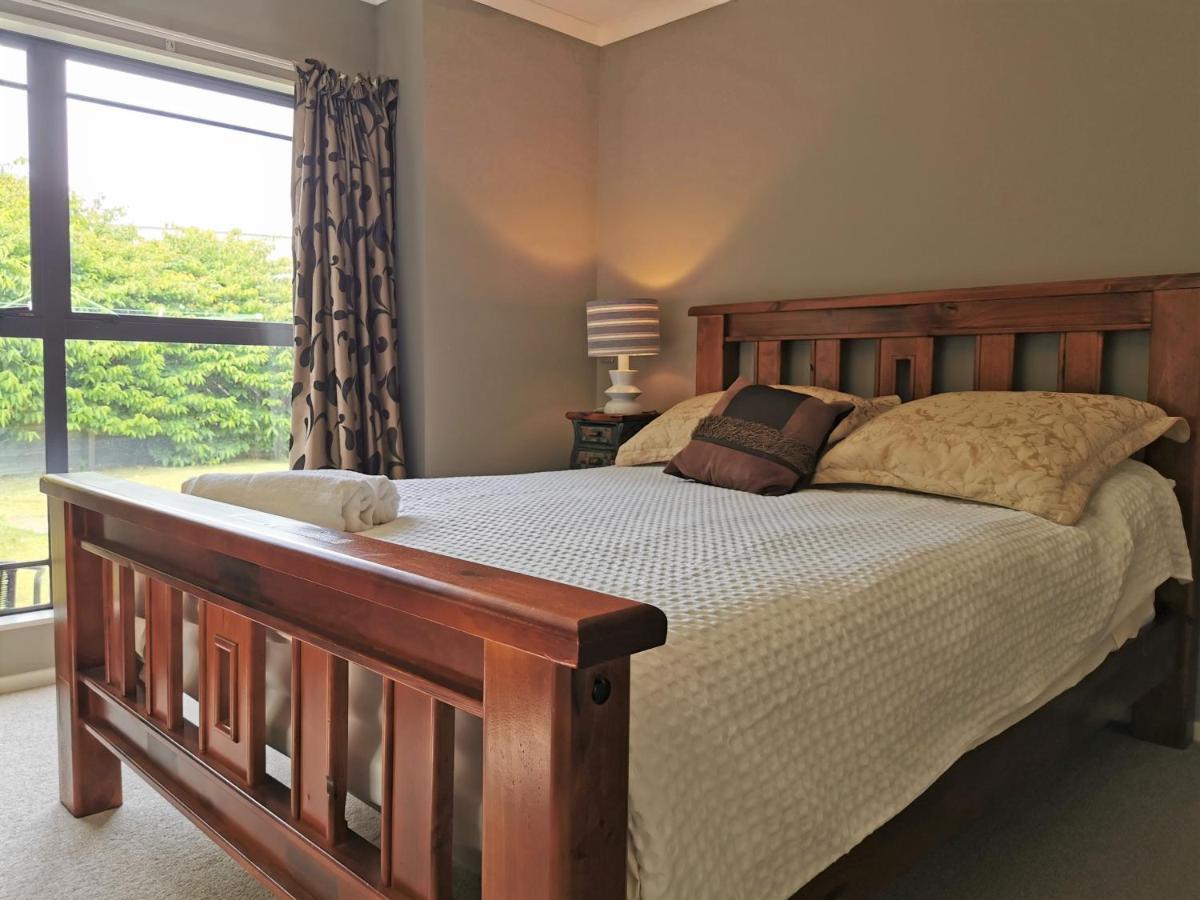 Lake Taupo Holiday Home Экстерьер фото